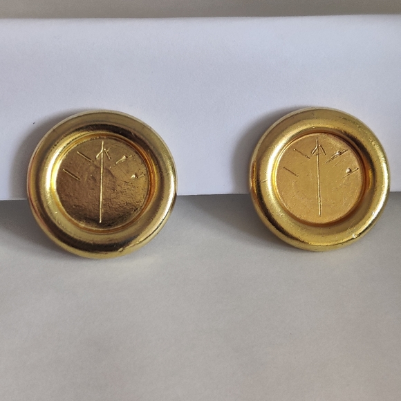 VTG Ben-Amun matte gold disc etched earrings - Picture 8 of 9